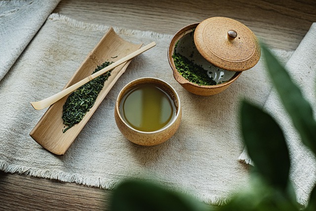 十六茶は“差し入れ”を売った──「買うきっかけ」を増やす戦略