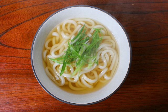 商標権は「使える」より「どう使うか」——丸亀製麺・香川苦戦に学ぶ中小企業のブランド戦略